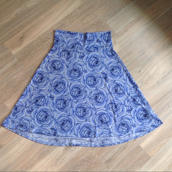 LuLaRoe Dresses & Skirts - LulaRoe Blue Rose Azure Skirt✨Size Large